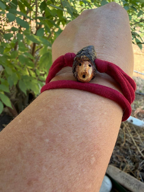 Armbandwichtel Rindel handgeschnitzt aus magischer Baumperle