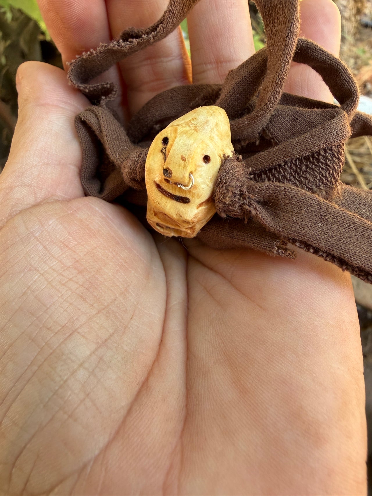 Armbandwichtel Birkor handgeschnitzt aus magischer Baumperle