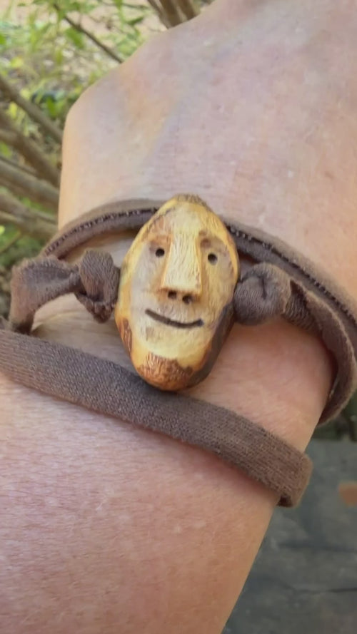 Armbandwichtel Weidli handgeschnitzt aus magischer Baumperle