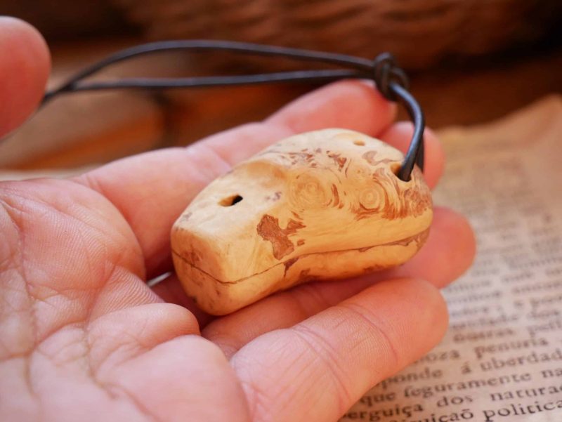 Ocarina Kette aus einer Baumperle