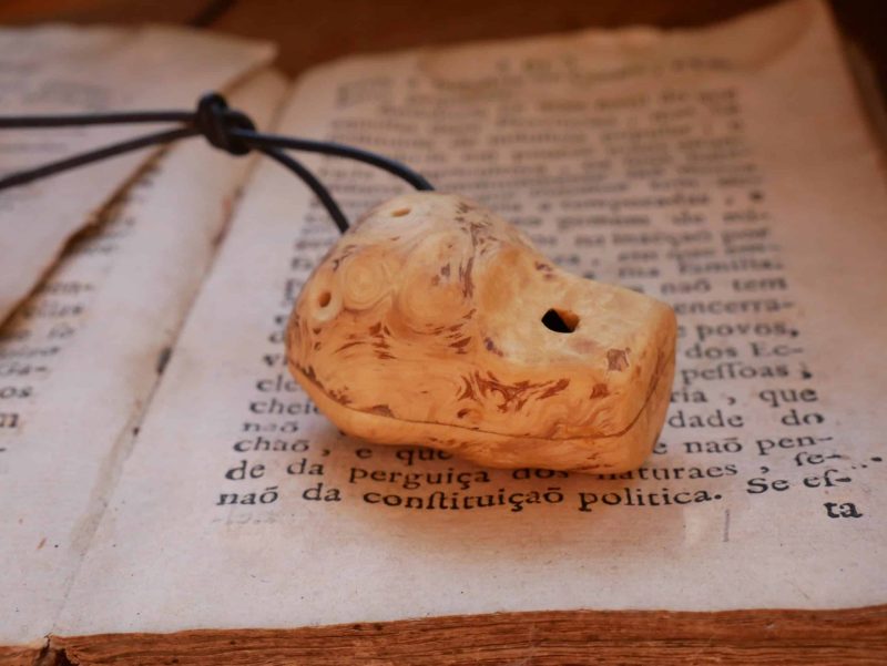 Ocarina Kette aus einer Baumperle