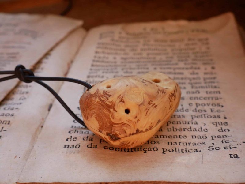 Ocarina Kette aus einer Baumperle