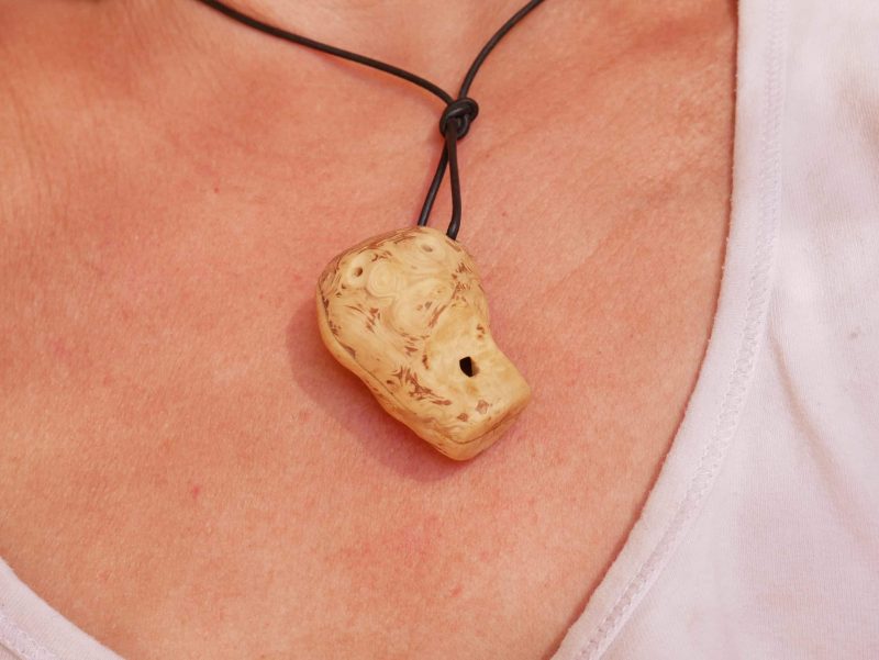 Ocarina Kette aus einer Baumperle