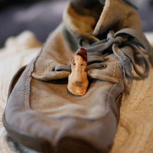 Schuhwichtel aus einer Baumperle