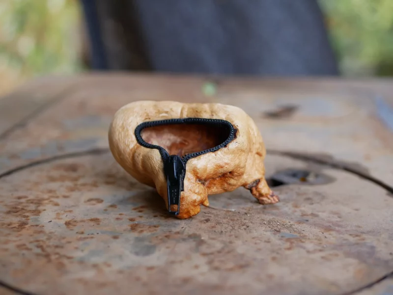 Holzschale aus Baumperle mit Reißverschluss