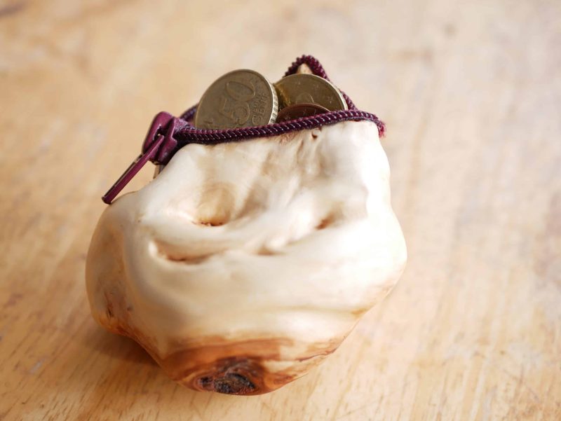 Holzschale aus Baumperle mit Reißverschluss
