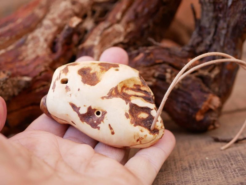 Ocarina aus einer Baumperle