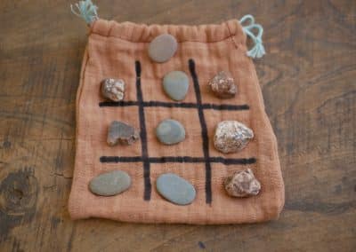 TikTakToe Spiel mit Steinen