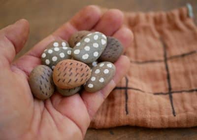 TikTakToe Spiel mit Steinen