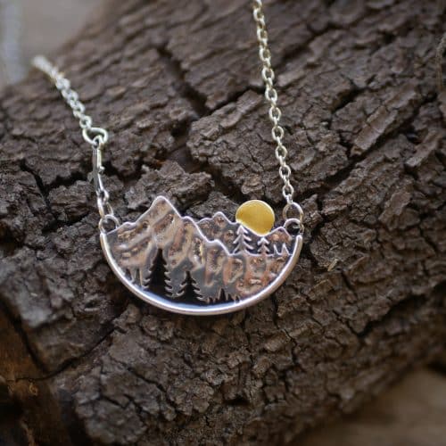 Kette mit Wald und Mond