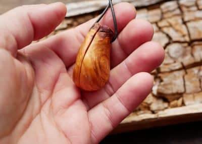 Wichtel Medaillon aus Baumperle