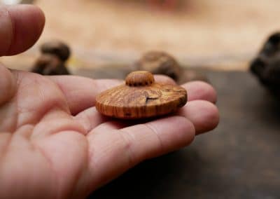 Handschmeichler Ufo aus Baumperle