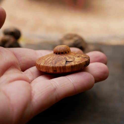 Handschmeichler Ufo aus Baumperle