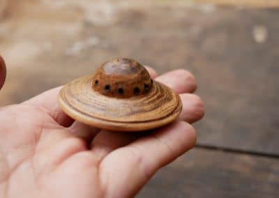 Handschmeichler Ufo aus Baumperle
