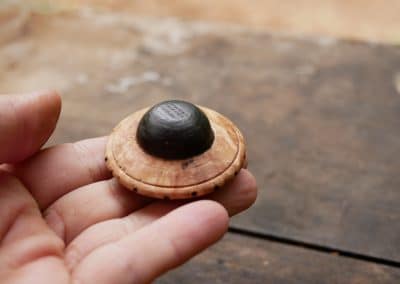 Handschmeichler Ufo aus Baumperle