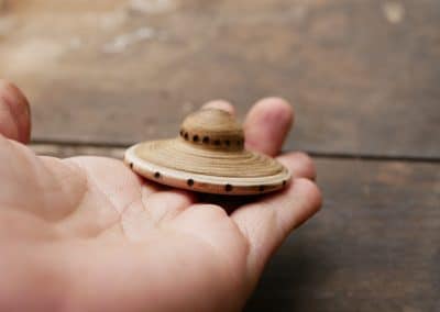 Handschmeichler Ufo aus Baumperle