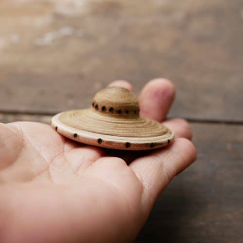 Handschmeichler Ufo aus Baumperle