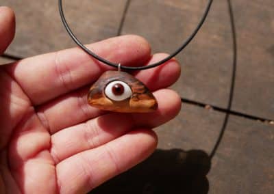 Auge in Baumperle