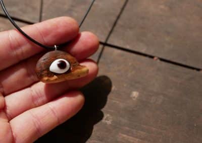 Auge in Baumperle