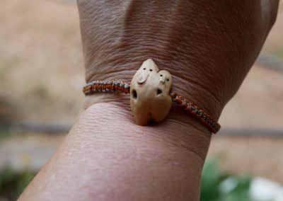 Baumperlen Wichtel Armband Makramee