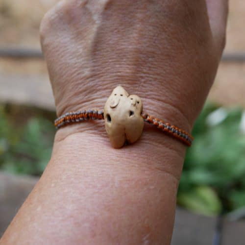 Baumperlen Wichtel Armband Makramee