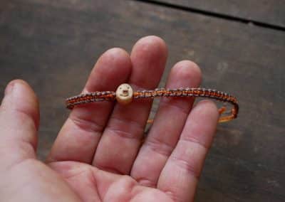 Baumperlen Wichtel Armband Makramee