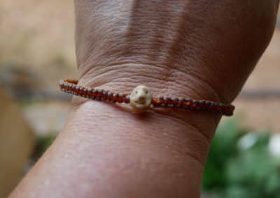 Baumperlen Wichtel Armband Makramee