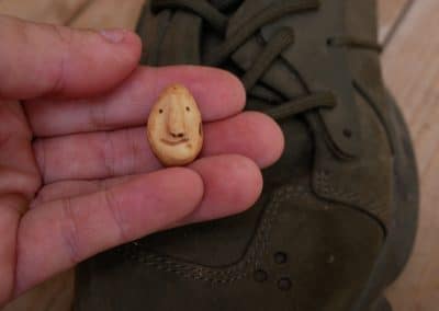 Schuhwichtel aus Baumperlen geschnitzt