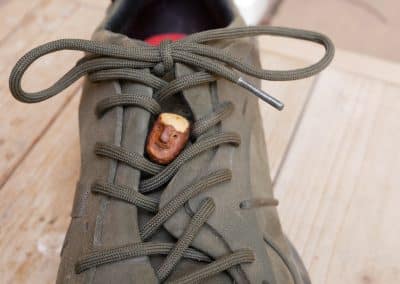 Schuhwichtel aus Baumperlen geschnitzt