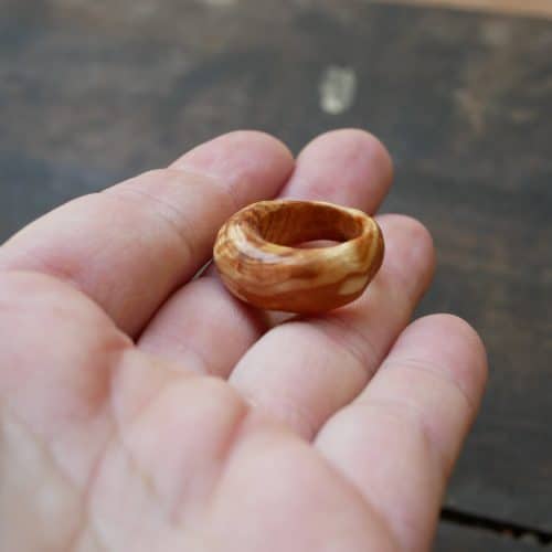Ring aus Baumperle