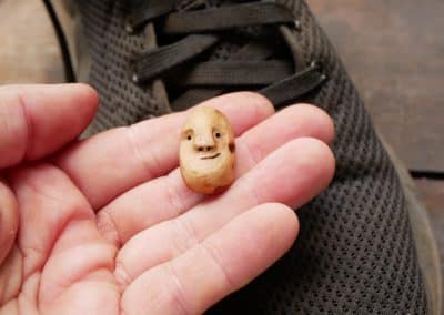 Schuhwichtel aus Baumperle Schuhschmuck für den Schnürsenkel