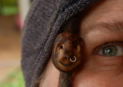 Dreadwichtel aus Baumperle mit Nasenpiercing