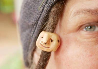 Dreadwichtel aus Baumperle mit Nasenpiercing