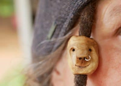 Dreadwichtel aus Baumperle mit Nasenpiercing