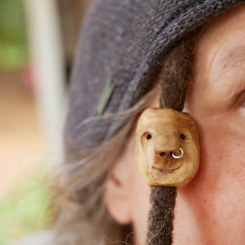 Dreadwichtel aus Baumperle mit Nasenpiercing