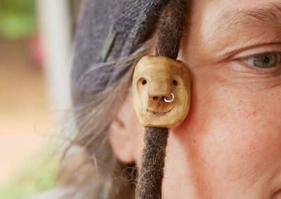 Dreadwichtel aus Baumperle mit Nasenpiercing