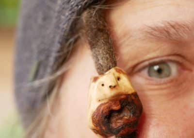 Dreadwichtel aus Baumperle mit Nasenpiercing