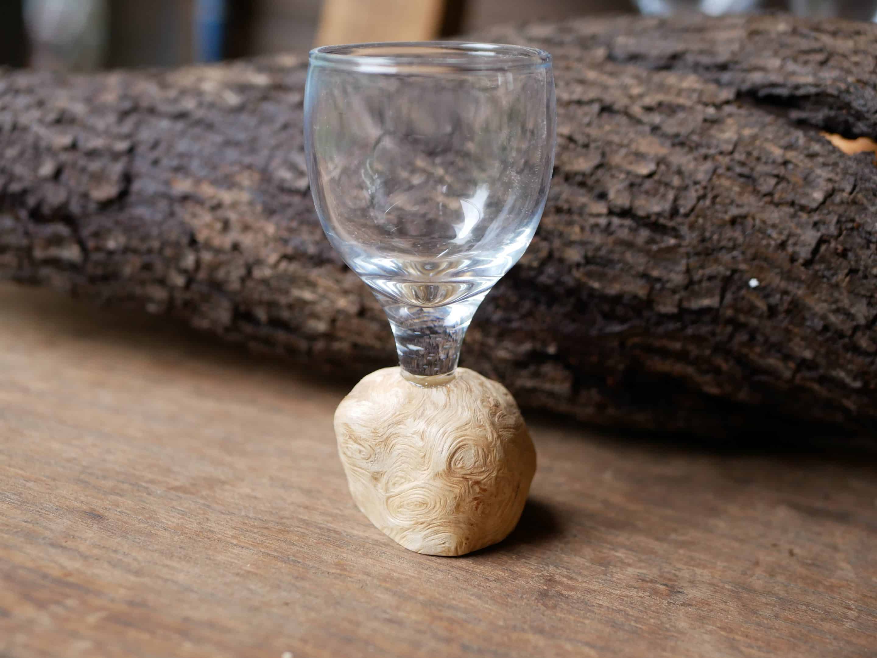 Likörglas mit Baumperle