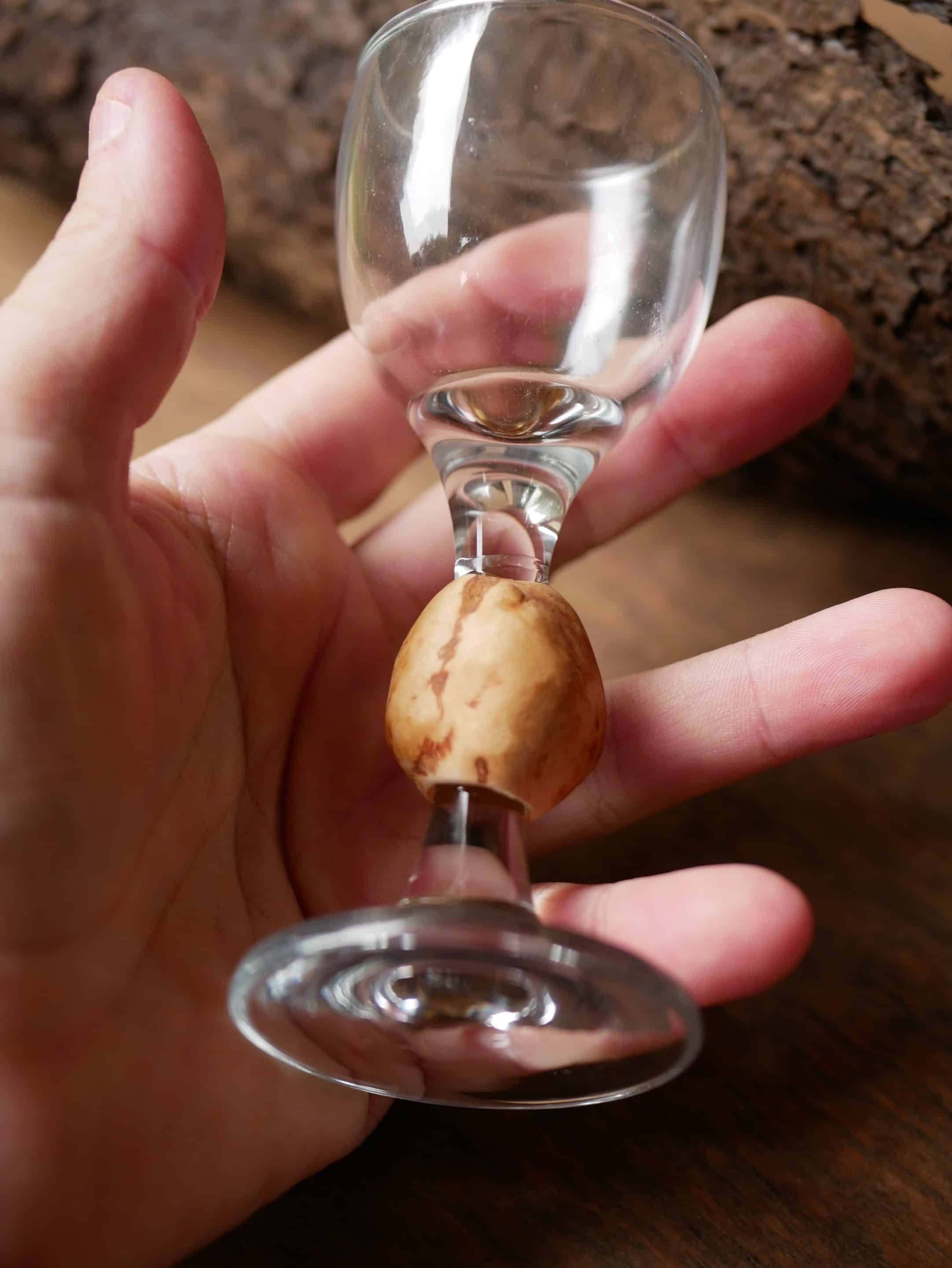 Likörglas mit Baumperle