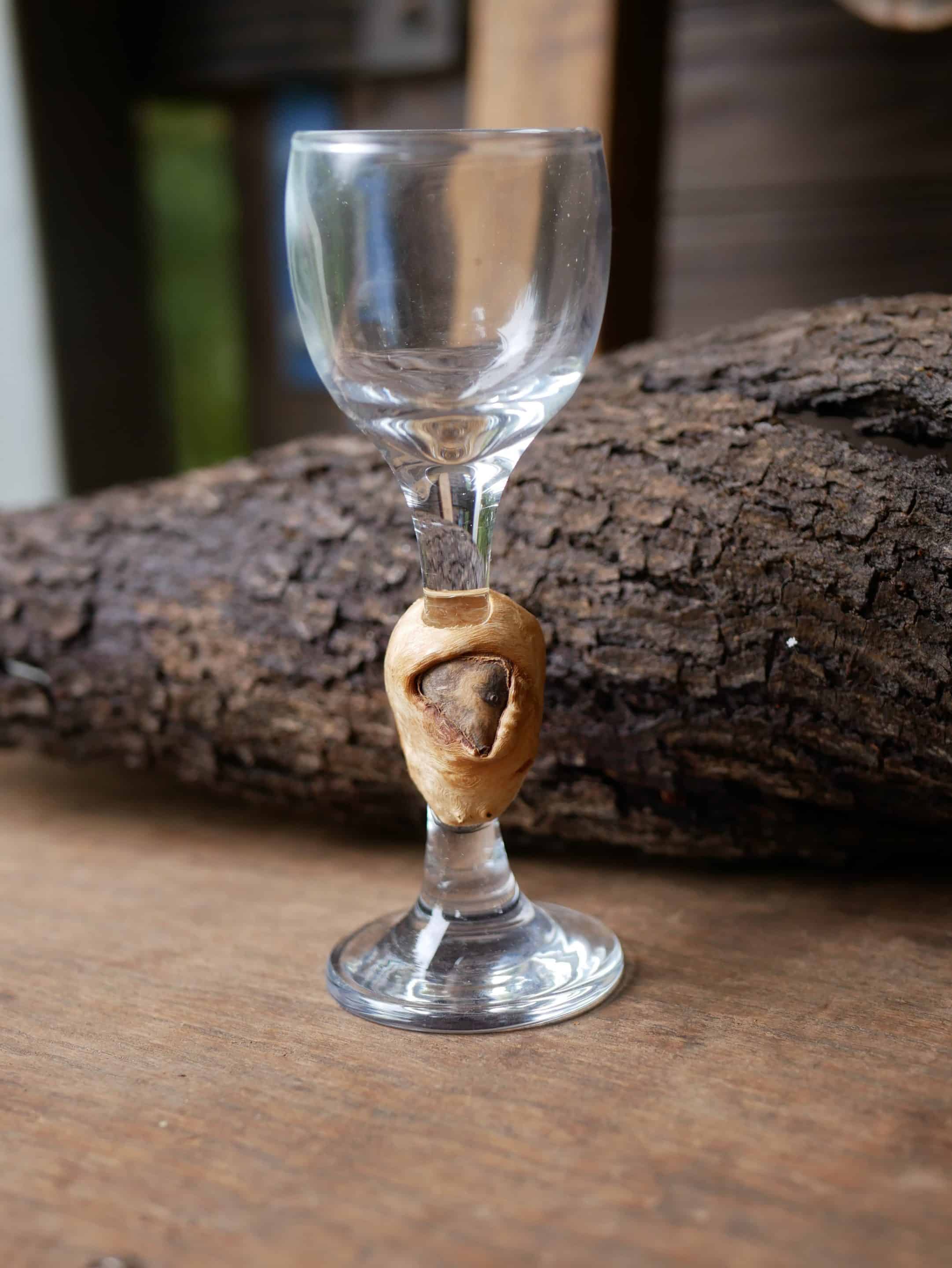 Likörglas mit Baumperle