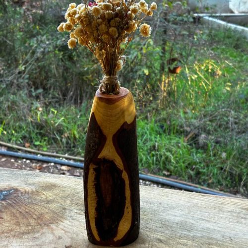 Vase für Trockenblumen aus Mimose