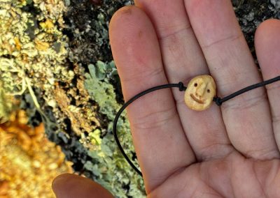 Wichtel Gummiband aus Baumperle