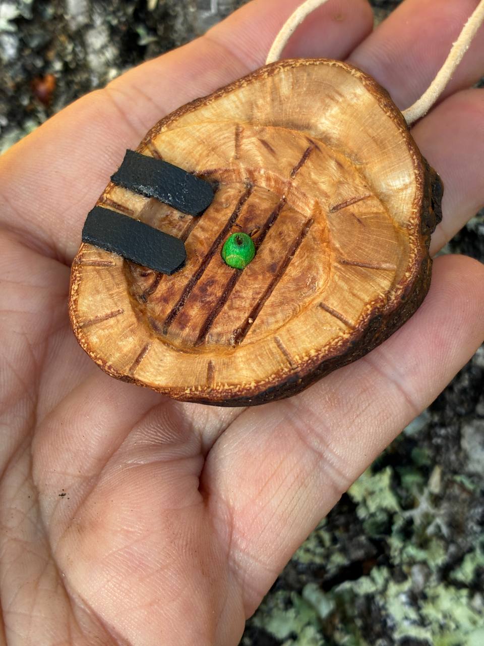 Hobbit Tür aus Baumperle