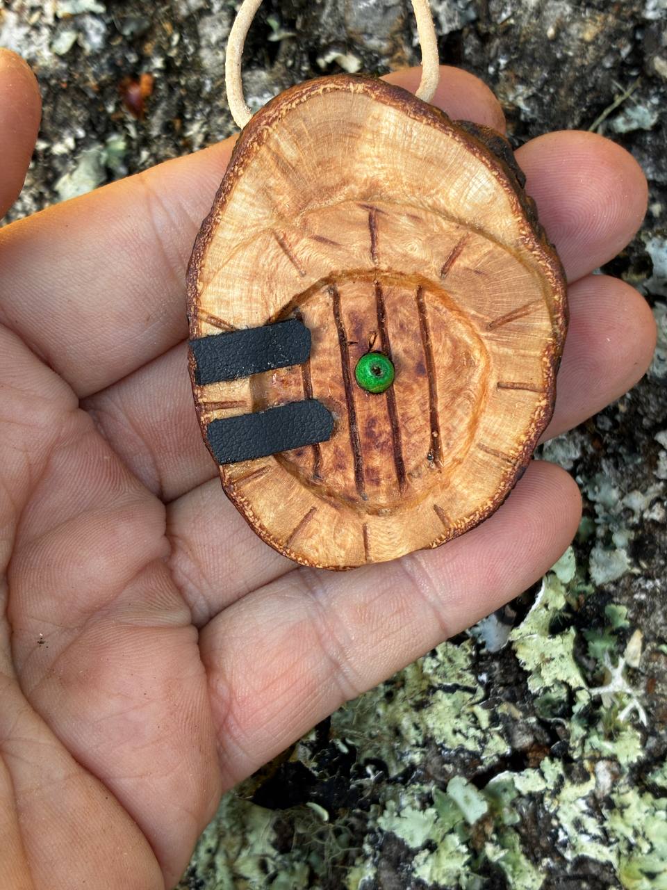 Hobbit Tür aus Baumperle