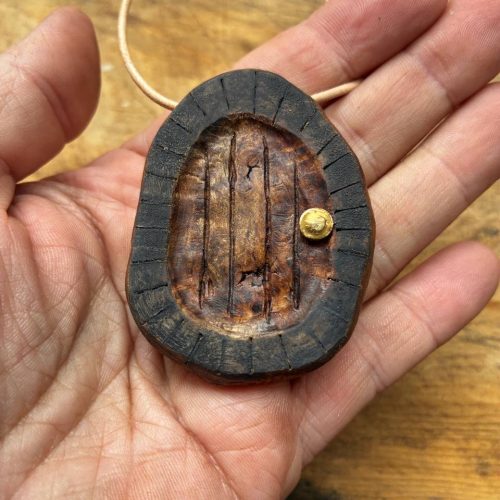 Hobbit Tür aus Baumperle