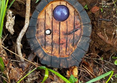 Hobbittür mit Türklinke aus Baumperle