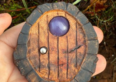 Hobbittür mit Türklinke aus Baumperle