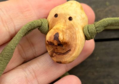 Wickelarmband mit Baumperlen Wichtel