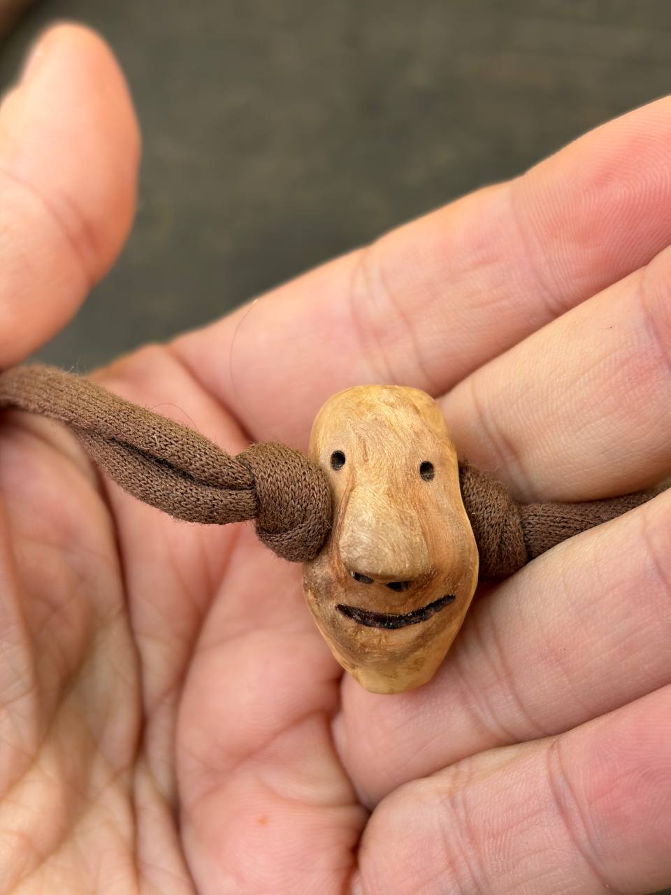 Wickelarmband mit Baumperlen Wichtel