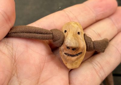 Wickelarmband mit Baumperlen Wichtel